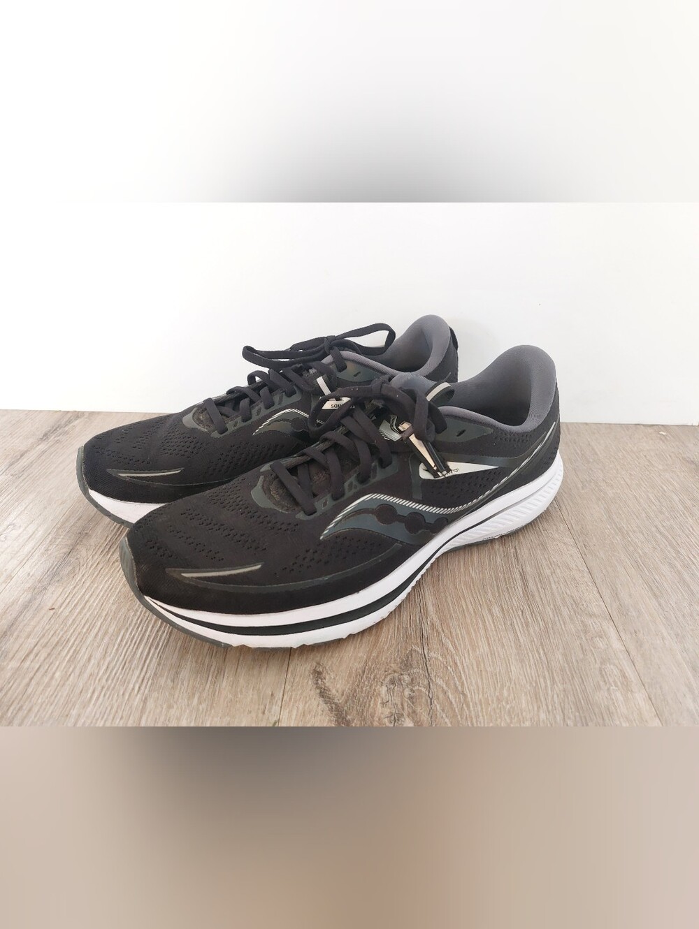 Saucony Omni 21 Women's Size 11